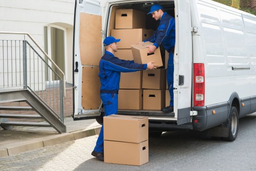 Professional packing and unpacking services in Bromley for a smooth house move